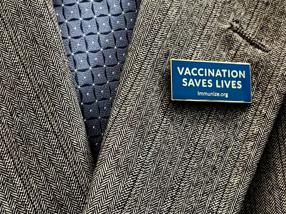 "Vaccination Saves Lives" Double Pin Back